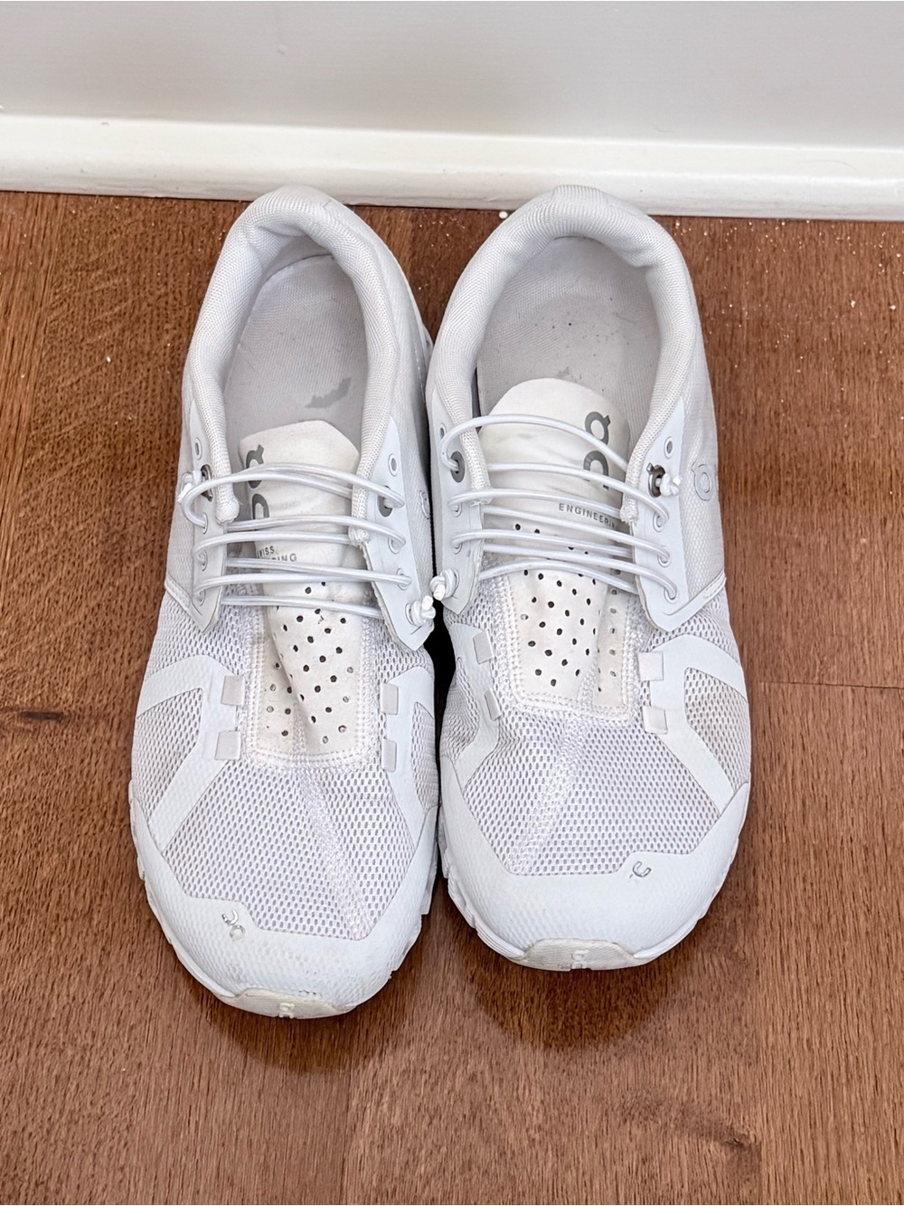 On Clouds Running Women Sneaker Size 7.5